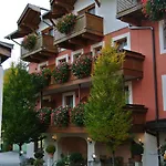 Zum Stollhofer 3*