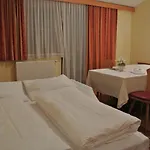 Zum Stollhofer Inn 3*