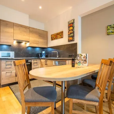 אורחן Zum Stollhofer 3*