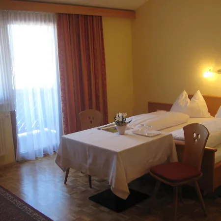 אורחן Zum Stollhofer 3*