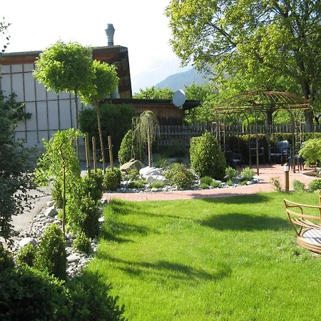 אורחן Zum Stollhofer אינציג