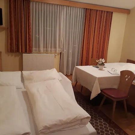 Zum Stollhofer 3* אינציג