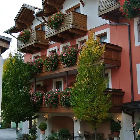 Zum Stollhofer 3*