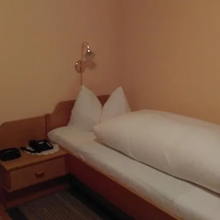 Zum Stollhofer 3* אינציג