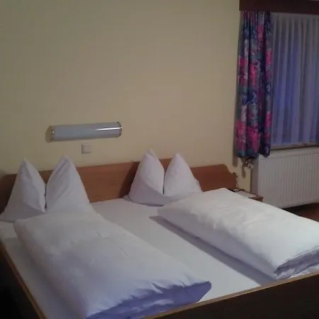 Zum Stollhofer 3* אינציג