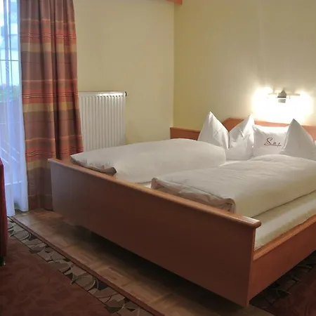 אורחן Zum Stollhofer אינציג