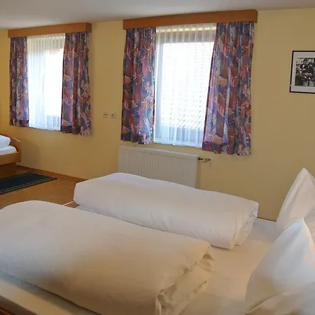 盖斯特苏姆斯陶好福酒店 3* 因青