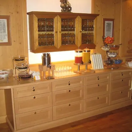 אורחן Zum Stollhofer 3*