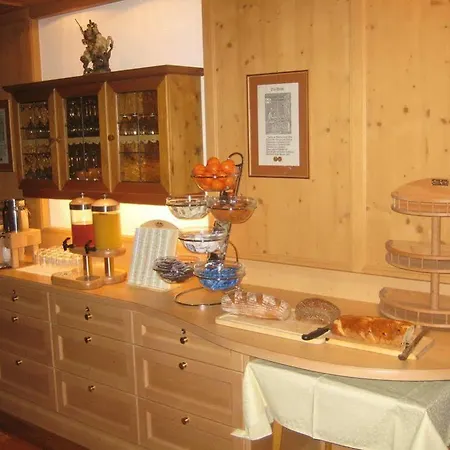 盖斯特苏姆斯陶好福酒店 宾馆