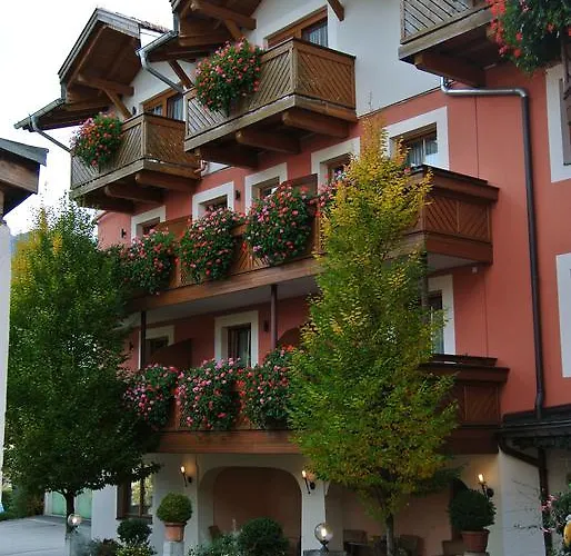 Zum Stollhofer 3*