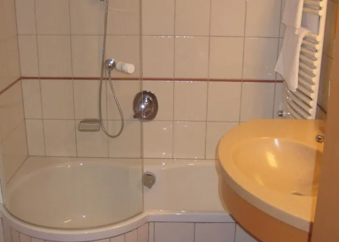 Zum Stollhofer 3*